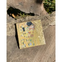 Der Kuss, Gustav Klimt, Klimt Malerei, Gold, Dekorative Fliese, Wohndekor, Dekoration, Ornament, Art Deco, Decoupage Kunst von MajaVreniosDesign