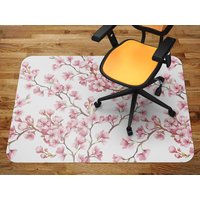 Cherryblossom Stuhlmatte, Rosa Büro-Vinyl Bodenmatte, Weiße Bodenschutzmatte, Floraler Stuhlteppich von MajesticMats
