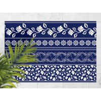 Inky Blauer Hintergrund Und Weiße Rosen Muster Outdoor Teppich, Blaue Matte Für Terrasse, Weißer Vinyl Wasserdichter Retro Bereich Teppich von MajesticMats