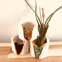 Grüner Aventurin | Gartenquarz Granat || Kleiner Geode Luftpflanzentopf Teelicht Kerzenhalter Echter Kristall von MakanaByLinoCrystal