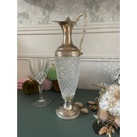 Schwanenhalskaraffe Aus Glas Und Metall Schwanenhalskaraffe Aus Glas Und Metall von MakeOverForBetter