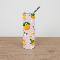 Edelstahl Becher & Stroh Mit Orangen Obst Und Blumen Design von MakeThisMineGifts