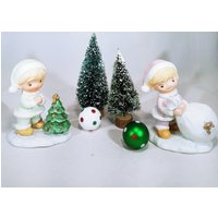 Vintage Homco Weihnachtsfiguren, Junge Mit Weihnachtsbaum, Spielzeugtasche, Santa's Helfer von MakeaWishAntiques