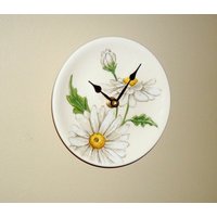 5, 75 Zoll Daisy Wanduhr, Kleine Keramikplatte Uhr, Mini Floral Uhr - 3087 von MakingTimeTC