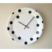 Polka Dot Wanduhr, 10, 5 Zoll Stille Porzellan Platte Uhr, Schwarz Und Weiß Spaß Uhr Für Küche 2954 von MakingTimeTC