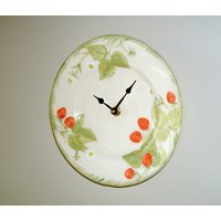Vintage Erdbeere Wanduhr, 8 Zoll Küchen Keramik Teller Uhr, Home Dekor, Wand Dekor - 3048 von MakingTimeTC