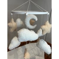 Boucle Baby Mobile/ Teddy Handgefertigte Wolken Mond, Neutral Kinderzimmer Mobile Boucle Baby Mobile/ Teddy Handgefertigte Wolken Mond, Neutral Kinderzimmer Mobile von MakrameeAtelierDZ