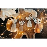 Makramee Engelchen Mit Holzflügel/ Baumschmuck von MakrameeMomentByLulu