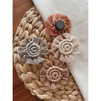 Bysuzi - Boho Magnete/Makramee Kühlschrankdeko Handgemacht Geschenkidee Mitbringsel New Home Erinnerungen von Makrameebysuzi