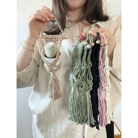 Bysuzi - Mini Plant Holder/Makramee Blumenampel Boho Stil Handgemachte Pflanzenaufhänger von Makrameebysuzi