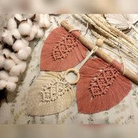 Makramee Wandbehang Mit Federn Und Treibholz Wandschmuck Wanddeko Macrame Bohostyle Makramee Wandbehang Mit Federn Und Treibholz Wandschmuck Wanddeko Macrame Bohostyle von Makrameelilifee