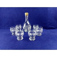 Vintage Dekanter Weinflasche Mit 6 Schnapsgläsern/Made in France Graviertes Glas von MalaPicolla