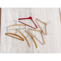 Vintage Kleiderbügel Aus Holz/Set Mit 7 Stück Holzbügel Kleidungsorganisator Lackierte von MalaPicolla