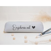 Mäppchen Erzieherin Mit Herz I Federmäppchen Geschenkidee Geschenk Schule Stiftemäppchen Abschiedsgeschenk Kita von MalileDesign