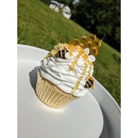Fake Hummel Cupcake, Bienen Dekor, Honigwaben Faux Tier Tablett Foto Requisiten von MalinaEmberCo