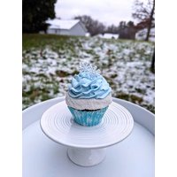 Gefälschte Weihnachts Cupcakes, Künstliche Weihnachtstablett Dekor, Schneeflocken Winterwunderland von MalinaEmberCo