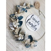Flower Hoop Weiß, Natur Mit Eukalyptus Personalisierter Trockenblumenkranz Türkranz Türschild Blumenkranz von MaliniHoops