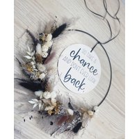 Flower Hoop Weiß, Schwarz, Natur Mit Eukalyptus Trockenblumenkranz Blumenkranz Personalisierter Kranz Türkranz Türschild von MaliniHoops