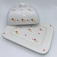 Handbemalte Butterdose Mit Dackel Und Herz - Keramik, Spülmaschinenfest, Unikat, Geschenk Weihnachten, Dekorative Butteraufbewahrung von MalkomesDesigns