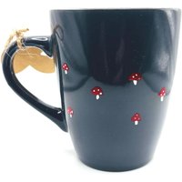 Handbemalte Tasse Mit Pilzmotiv, Spülmaschinenfest, 340Ml, Kaffeetasse, Kaffeebecher, Teetasse, Keramik, Fliegenpilz, Geschenkidee von MalkomesDesigns