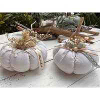 2 Kürbisse Aus Leinen in Vintage Herbstdeko von MalwineDesign