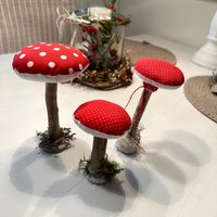 Fliegenpilze 3Er Set Aus Baumwolle Treibholz Herbstdeko Fliegenpilze 3Er Set Aus Baumwolle Treibholz Herbstdeko von MalwineDesign
