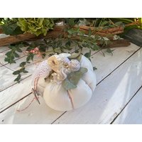 Kürbis in Nostalgie Aus Leinen Weiß Rosenblüte von MalwineDesign