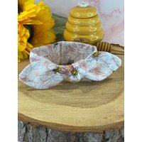 Hund/Katze Neckerchief {Bienen Kirsche}Neckwear Mode Haustier | Hunde-/Katzenschal {Bienenkirsche} Handgemachte Tiere von MamasloveDesign
