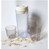 Vintage-Karaffe, Krug, Stapelbare Tassen, 4 Transparente 70Er-Jahre-Deckel Aus Kunststoff, Ausgießer Für Picknick, Reisen, Familienset Vintage-Karaffe, Krug, Stapelbare Tassen, 4 Transparente 70Er-Jahre-Deckel Aus Kunststoff, Ausgießer Für Picknick, Reisen, Familienset von MamieBrocante