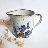 Vintage Milchkännchen Aus Porzellan/Kirschblüte/Grau Blau Braun/Ausgießer/Glasiertes Keramik Steingut/Handgefertigtes Tee Kaffee Sahne Service Vintage Milchkännchen Aus Porzellan/Kirschblüte/Grau Blau Braun/Ausgießer/Glasiertes Keramik Steingut/Handgefertigtes Tee Kaffee Sahne Service von MamieBrocante
