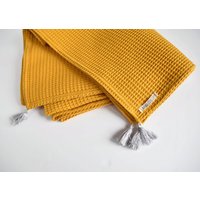 Senf Waffel Decke - Neutrale Babydecke Strickdecke Mit Quasten Krippendecke Aus Reiner Baumwolle Baby-Dusche-Geschenk von MamuConcept