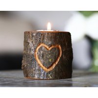 Hand Geschnitztes Herz Holz Teelicht Kerzenhalter, Live Edge Rinde Teelicht, Rustikale Stil Wohnkultur, Einzigartiges Geschenk Für Ihre Liebe von ManMadeWoods