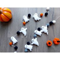 Halloween Girlande Mit Filz Gespenstern, Herbst Dekoration, Girlande, Woll Ball Orange Schwarz Weiss Banner Halloween Girlande Mit Filz Gespenstern, Herbst Dekoration, Girlande, Woll Ball Orange Schwarz Weiss Banner von ManaCrafting