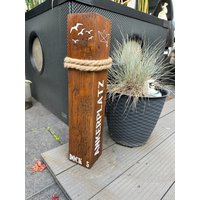 Ankerplatz Moin Nußbraun Dekosäule Poller Holz Anker Stele Dalben Gartendeko Maritim Heimathafen Ankerplatz Moin Nußbraun Dekosäule Poller Holz Anker Stele Dalben Gartendeko Maritim Heimathafen von Manapal
