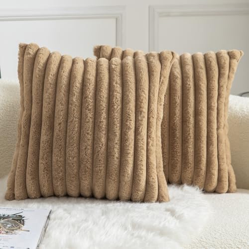 Mandioo 2er Set Kissenbezug gestreiftes Künstlich Pelz Superweich Kissen Flauschig Modern Kissenhülle Deko Sofa Wohnzimmer Schlafzimmer Kissenbezüge 40 x 40 cm Kamel von Mandioo