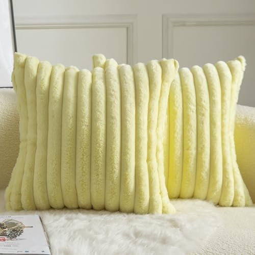 Mandioo 2er Set Kissenbezug gestreiftes Künstlich Pelz Superweich Kissen Flauschig Modern Kissenhülle Deko Sofa Wohnzimmer Schlafzimmer Kissenbezüge 50 x 50 cm Gelb Mandioo 2er Set Kissenbezug gestreiftes Künstlich Pelz Superweich Kissen Flauschig Modern Kissenhülle Deko Sofa Wohnzimmer Schlafzimmer Kissenbezüge 50 x 50 cm Gelb von Mandioo