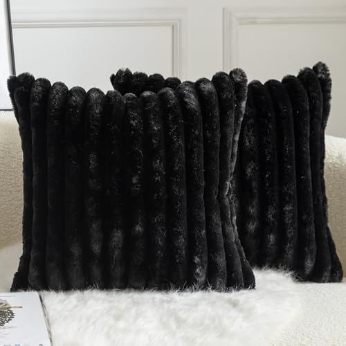 Mandioo 2er Set Kissenbezug gestreiftes Künstlich Pelz Superweich Kissen Flauschig Modern Kissenhülle Deko Sofa Wohnzimmer Schlafzimmer Kissenbezüge 60 x 60 cm Schwarz von Mandioo