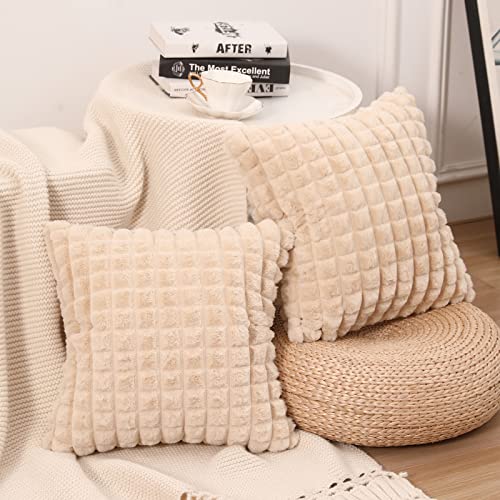 Mandioo 2er Set Super Soft Plüsch Faux Pelz Dekokissen Kissenbezüge 40x40 cm Beige, Plaid Textur Moderne Luxus Kissenbezug Sofakissen Dekorativ Couchkissen Kissenhülle für Sofa Couch Wohnzimmer von Mandioo