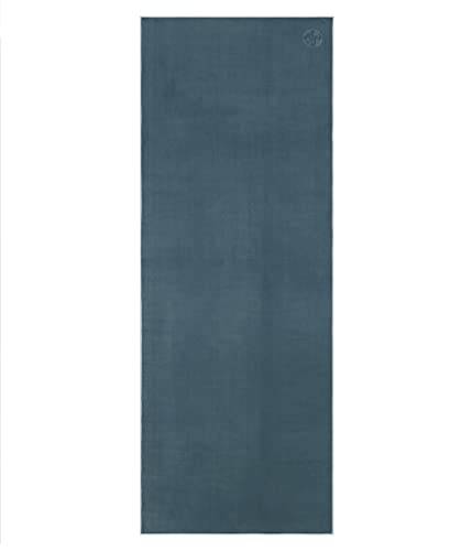 Manduka eQua Yogamatten-Handtuch – schnell trocknende Mikrofaser, leicht, einfach für Reisen, Verwendung in Hot Yoga, Vinyasa und Power, 182 cm, salbeigrün von Manduka