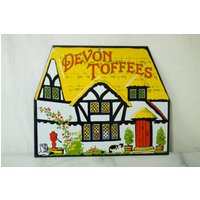 Devon Toffees Emaille Cottage Schild von MannHandledVintage