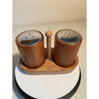 Salz - Pfeffer Streuer Set Aus Eichenholz Salz - Pfeffer Streuer Set Aus Eichenholz von MannisHandgemachtes