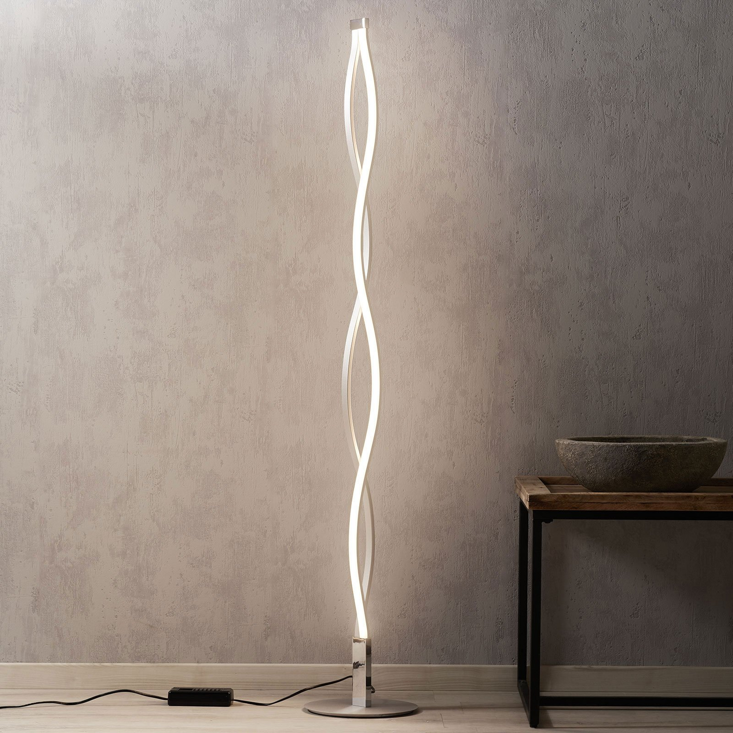 Mantra Iluminación Led Stehleuchte Stehlampe Lampe Sahara Im Welligen Design B-Ware Mantra Iluminación Led Stehleuchte Stehlampe Lampe Sahara Im Welligen Design B-Ware von Mantra Iluminación