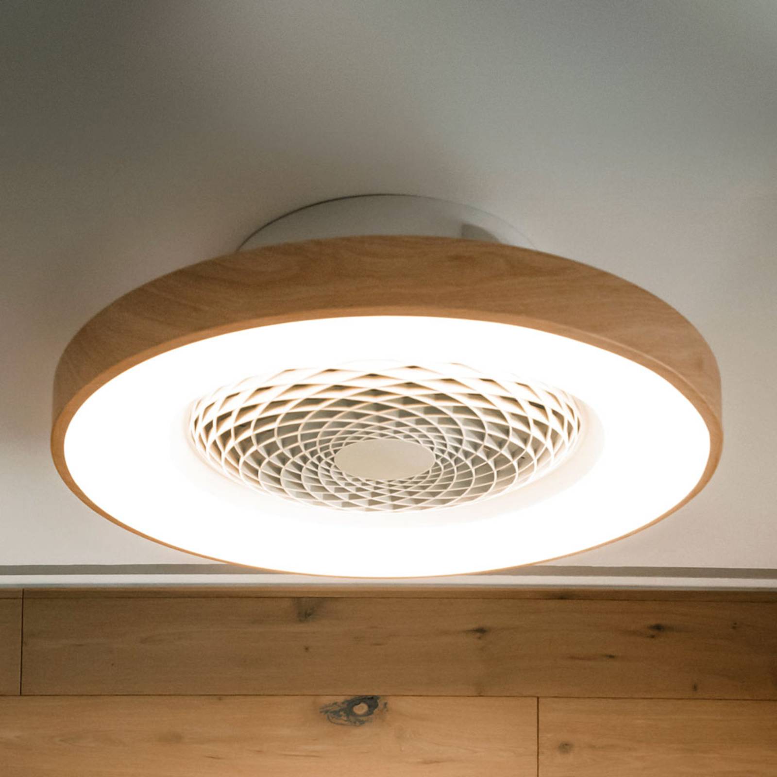 Smart LED-Deckenventilator Tibet, holzfarben, leise, Ø 65 cm von Mantra Iluminación