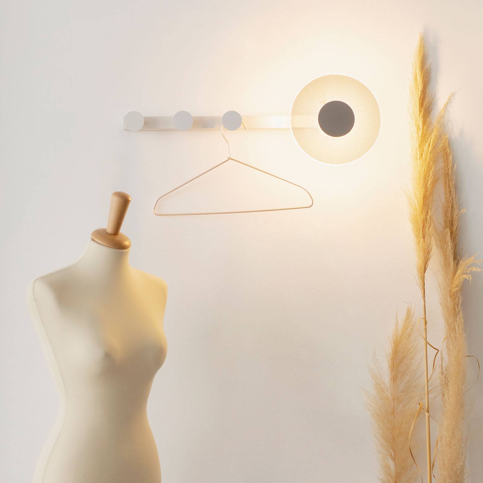 LED-Wandleuchte Venus mit Kleiderhaken, weiß von Mantra Iluminación