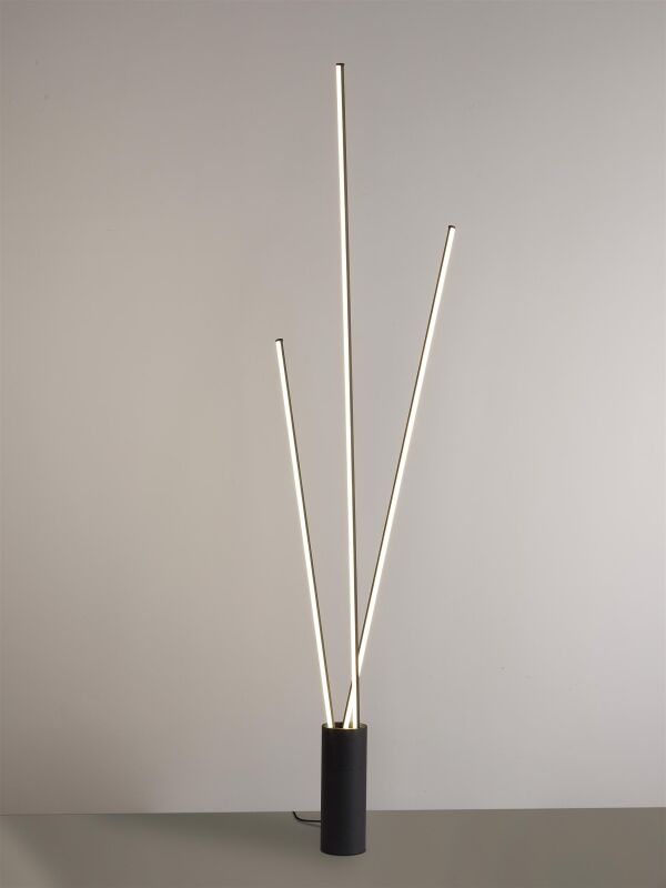 Mantra Vertical LED Stehleuchte 3-fach schwarz von Mantra