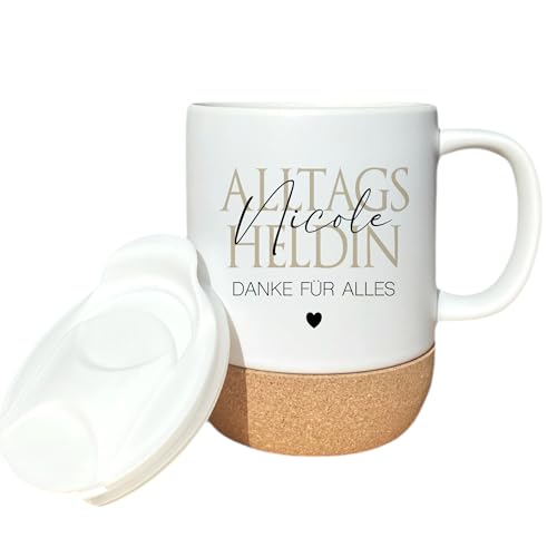 Manufaktur Liebevoll I Geschenk Tasse personalisiert Namen Freundin Tasse Kollegin I Mama Kaffeetasse Geschenk mit Spruch I Dankeschön Tasse Alltagsheldin Geburtstagsgeschenk Frau I (Alltagsheldin) von Manufaktur Liebevoll