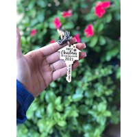 Personalisierte Weihnachtsdeko Schlüssel Unser Erstes Weihnachten Holz Weihnachtskugeln Mit Namen Weihnachtsbaumschmuck Geschenkanhänger von ManufakturDon