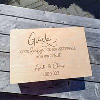 Personalisierte Erinnerungskiste Hochzeit Geschenk Zur Erinnerungsbox - Mit Deinen Wunschnamen Hochzeitsdatum- Glück Ist von ManufakturHerzlich