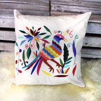 Handgewebtes Sofakissen 50x50 Vogel Bunt Mit Rand Bunter Stickerei Aus Baumwolle von ManufakturManos