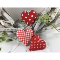 3 Stoffherzen - Rot/Weiß, Dekoherzen, Herzen, Geschenkanhänger, Platzkarte von ManufakturSteinhoff